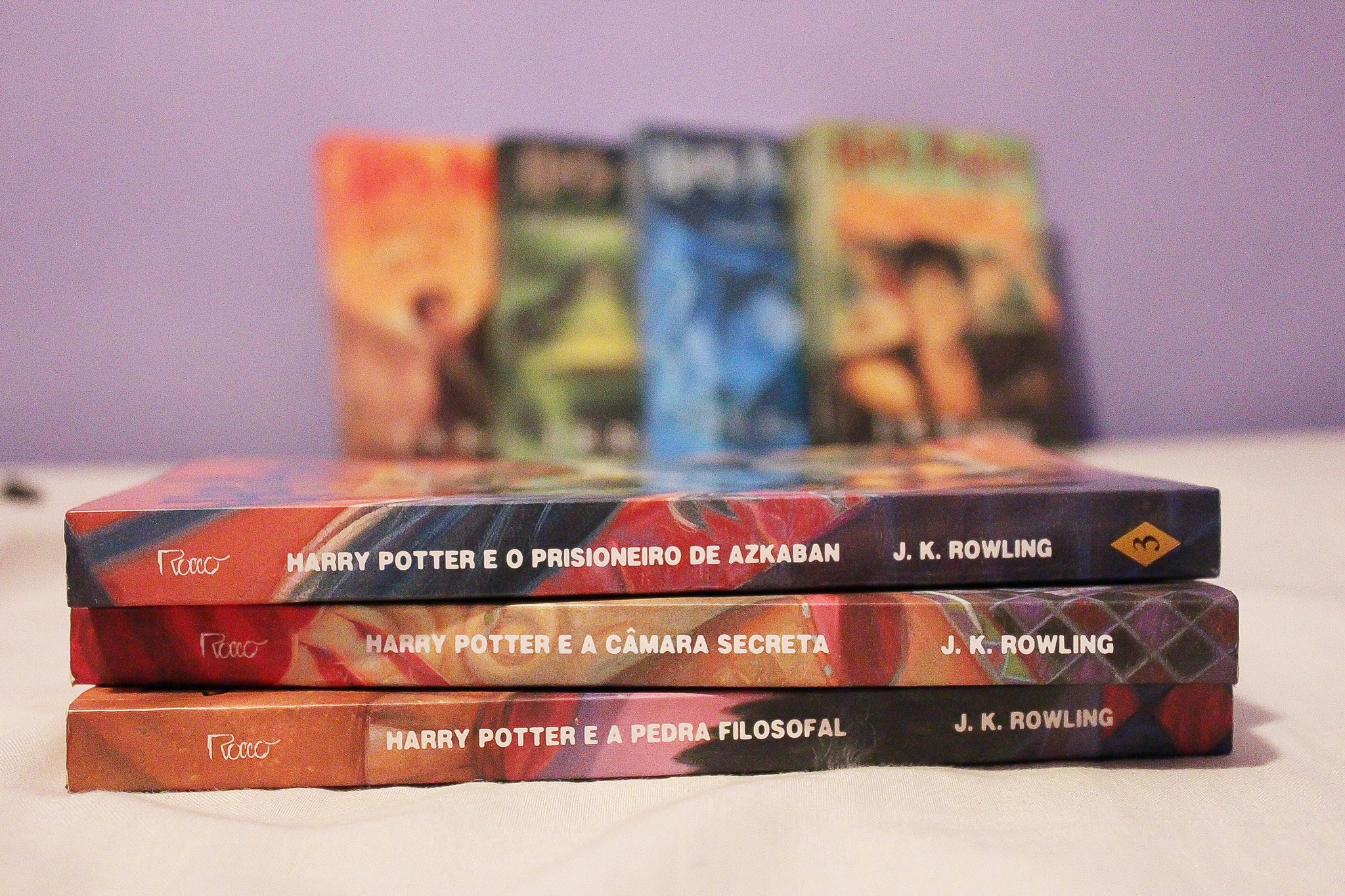 Três primeiros livros da saga Harry Potter (Foto: Lua Pramos/ Flickr/ CC)