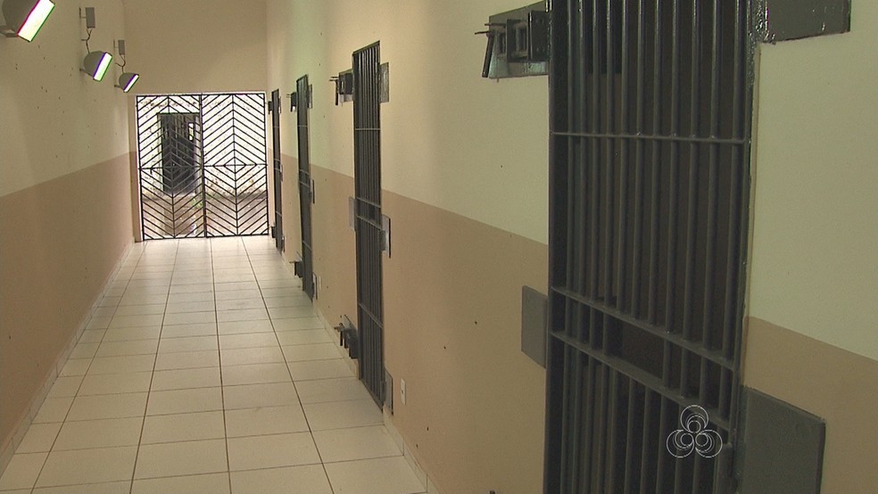Unidade tem oito celas e comporta 16 detentos e foi inaugurada em 2016 — Foto: Reprodução/Rede Amazônica Acre