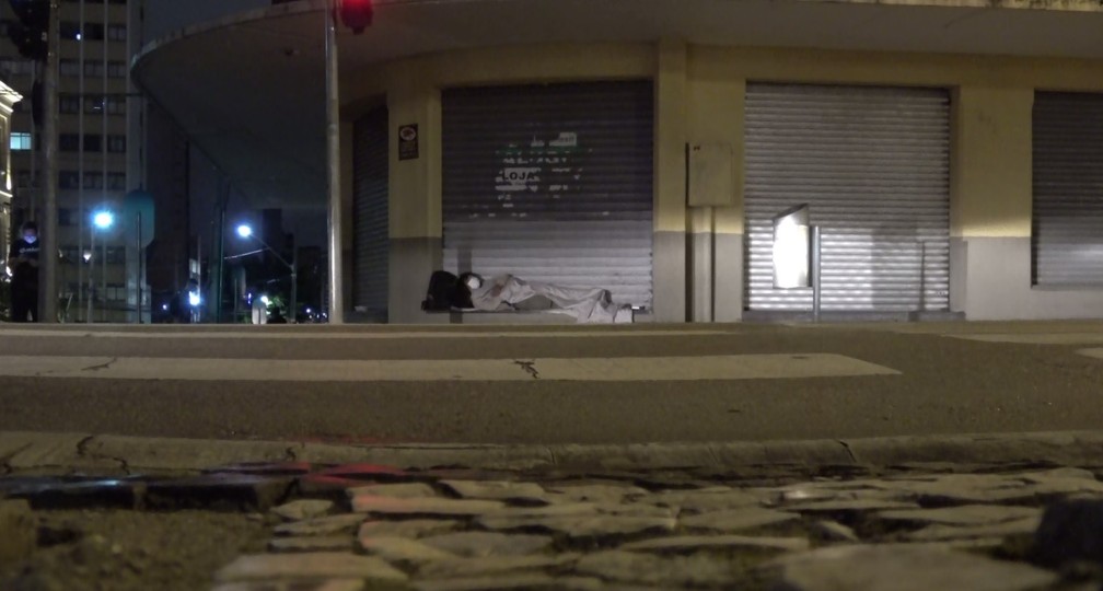 Número de moradores de rua cresce quase 50% no Paraná, indica levantamento — Foto: RPC/Reprodução