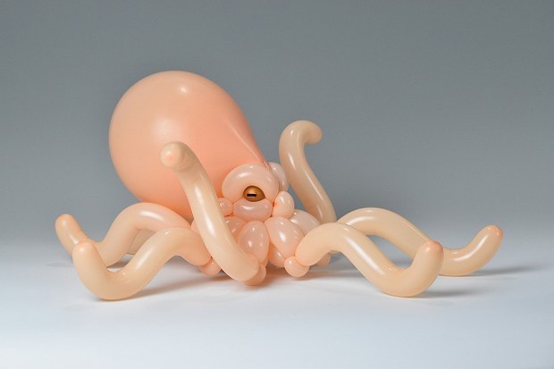 Artista faz esculturas de animais com balões infláveis (Foto: Reprodução)