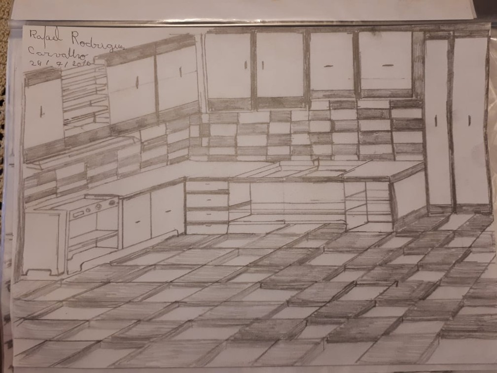 Rafael faz desenhos de móveis, mosaicos e sonha em ser projetista  — Foto: Arquivo pessoal 
