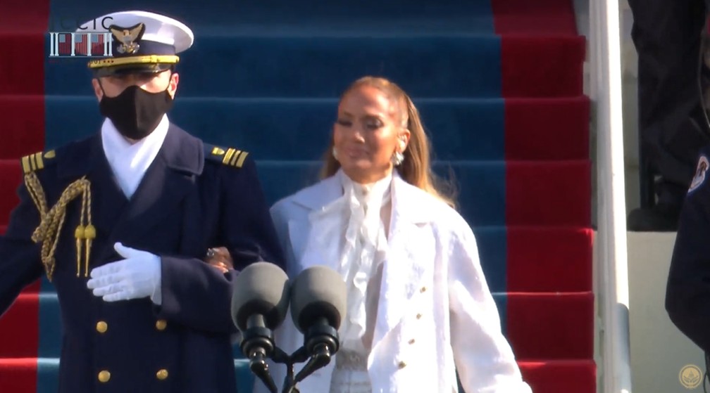 Jennifer Lopez se apresenta na posse — Foto: Reprodução