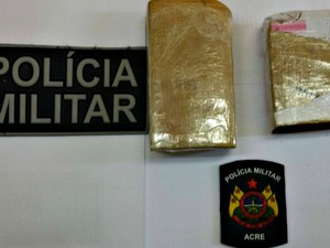 800 gramas de maconha apreendidos em Feijó (Foto: Divulgação/Polícia Militar)
