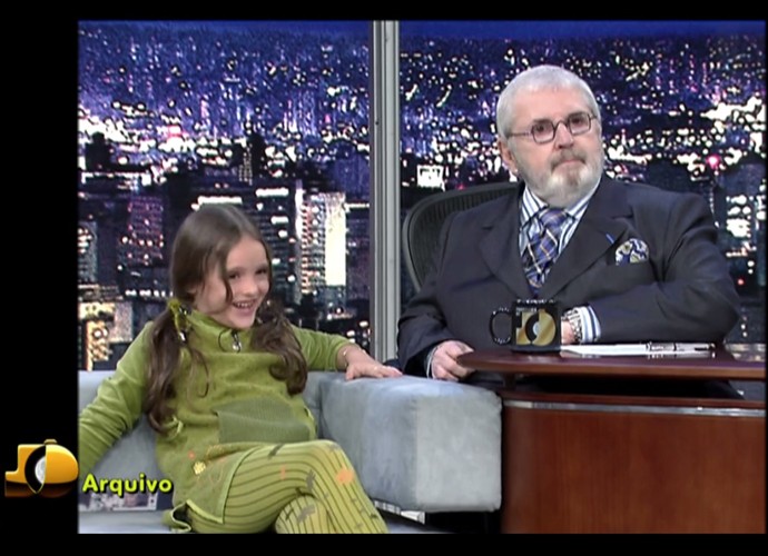Isabelle Drummond em entrevista a Jô quando era criança (Foto: TV Globo)