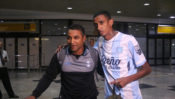Viagem e altitude pesam, e Grêmio deve ter time misto no domingo