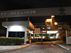 Jovem foi transferido para o HPS João Lúcio, na Zona Leste da cidade (Foto: Indiara Bessa/G1 AM)