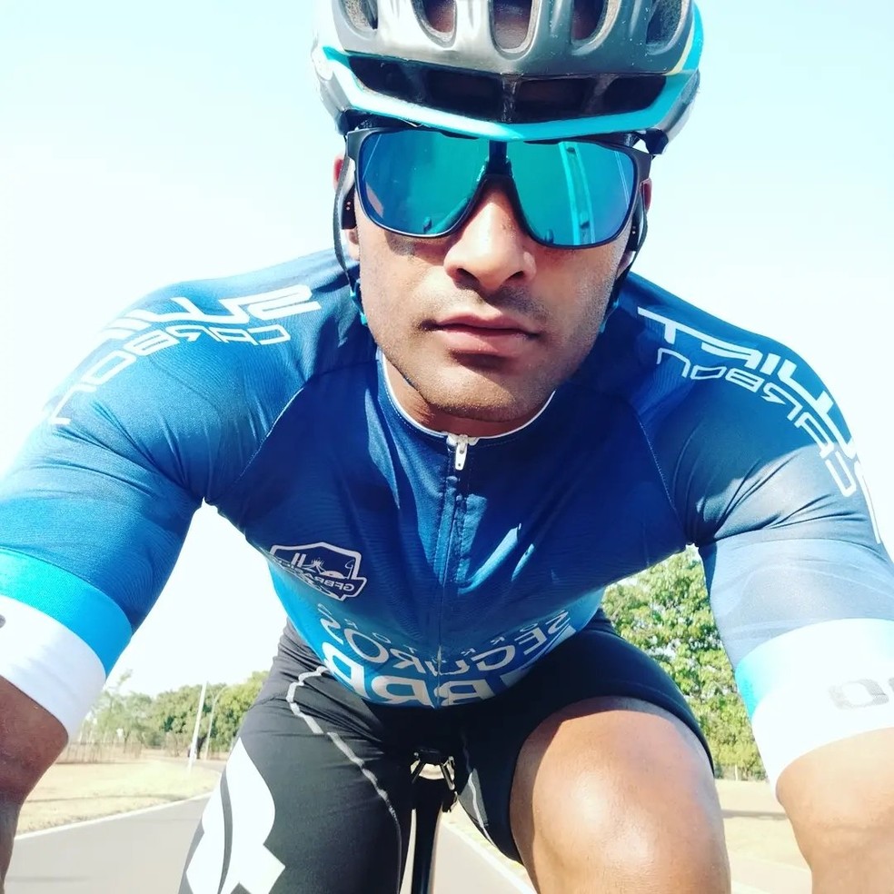 Ciclista do DF Joelson Fernandes morreu após ser atropelado — Foto: Facebook/Reprodução