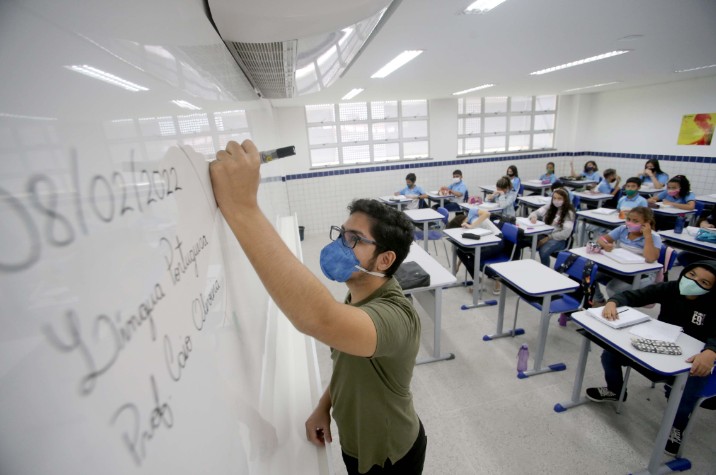 Prova do concurso para professores da rede municipal será aplicada neste domingo em Fortaleza 