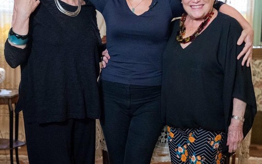 Gloria Pires posa com Irene Ravache e Nicette Bruno: "Mulheres tão inspiradoras"