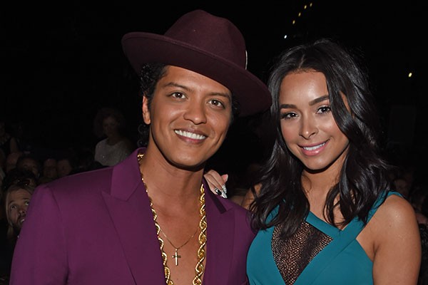 Bruno Mars e Jessica Caban (Foto: Getty Images)