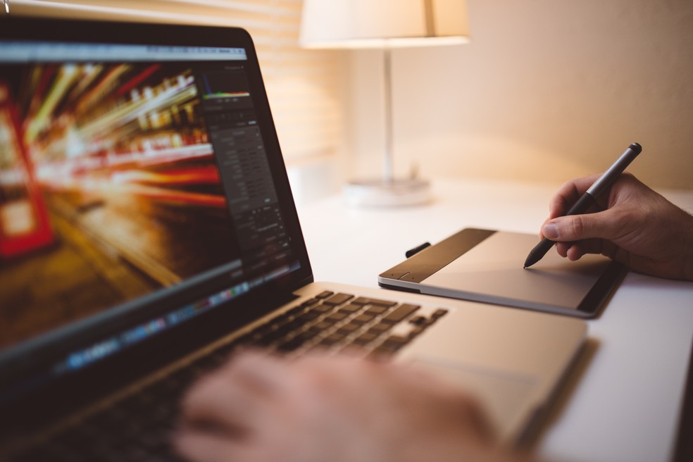 Designer — Foto: Pexels - aquitemtrabalho.com.br