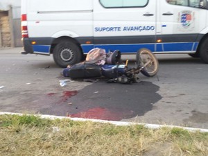 Motociclista se envolveu em uma colisão com carro em Grussaí (Foto: Eduardo Gonçalves – Parahybano) Motociclista se envolveu em uma colisão com carro em Grussaí (Foto: Eduardo Gonçalves – Parahybano)