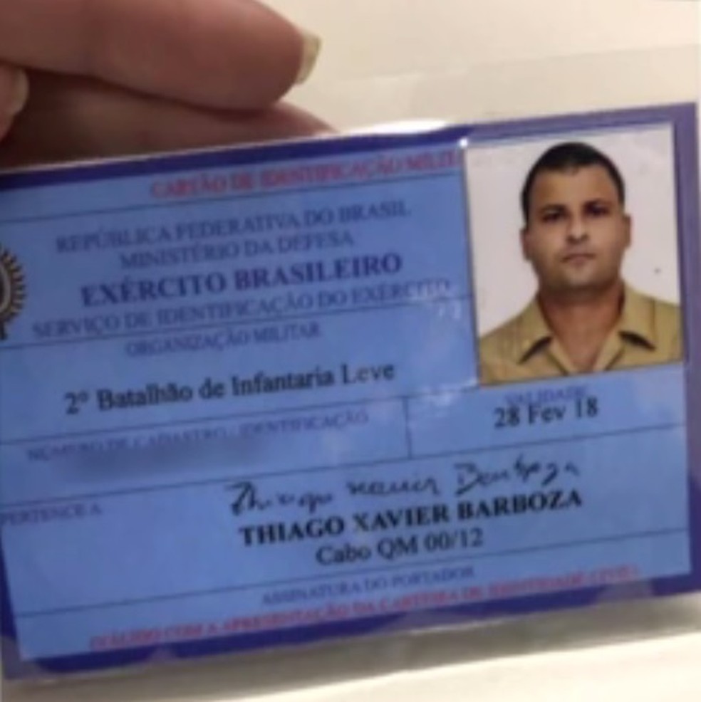 Músico tornou-se militar há um ano e serve no 2º Bil em São Vicente, SP (Foto: Reprodução/TV Globo)