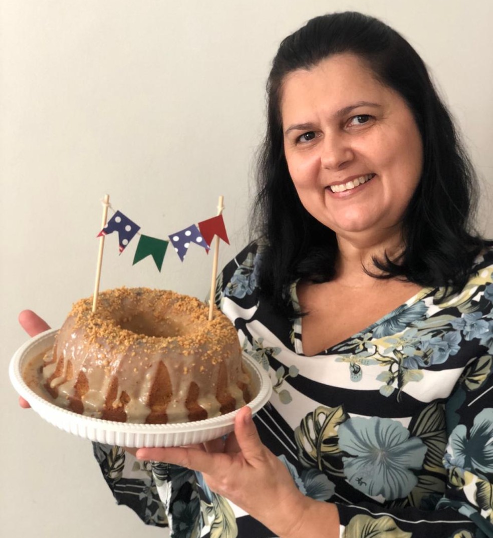 Maria de Fátima começou a investir na culinária em março, com o surgimento das medidas restritivas por causa da pandemia — Foto: Foto: Arquivo Pessoal