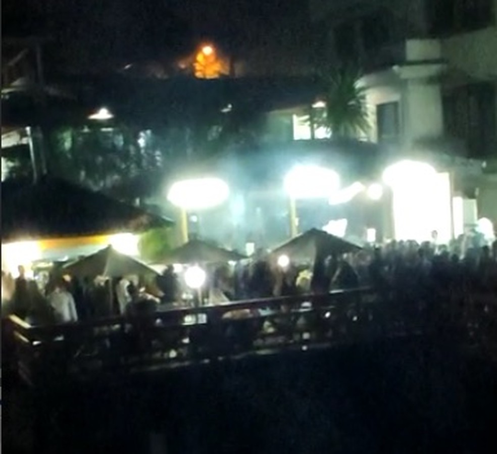 Moradores de Guarulhos denunciam festa clandestina em um bar durante durante a quarentena. — Foto: Reprodução
