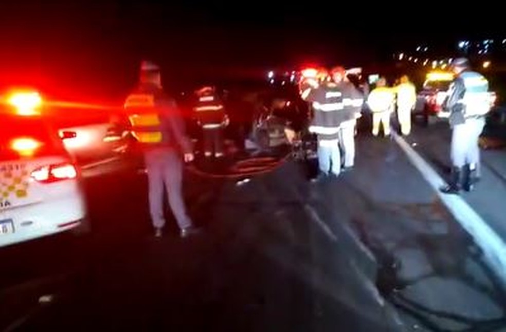 Acidente fatal na Rodovia Anhanguera entre Valinhos e Campinas — Foto: Corpo de Bombeiros/Divulgação