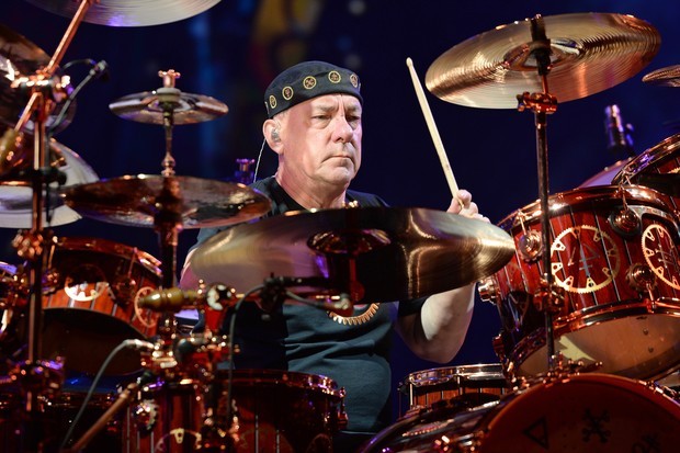O baterista Neil Peart morreu aos 67 anos após três anos e meio lutando contra um câncer no cérebro (Foto: Getty Images)