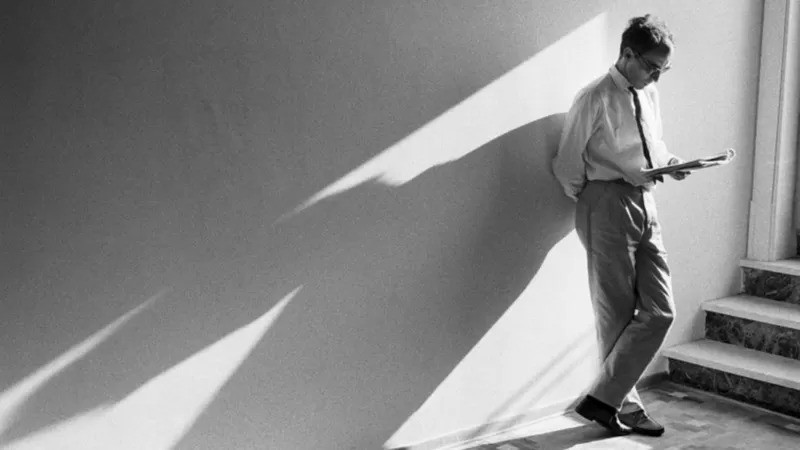 Godard concebeu novas formas de fazer cinema, mas eram uma dor de cabeça para os outros envolvidos (Foto: GETTY IMAGES via BBC)