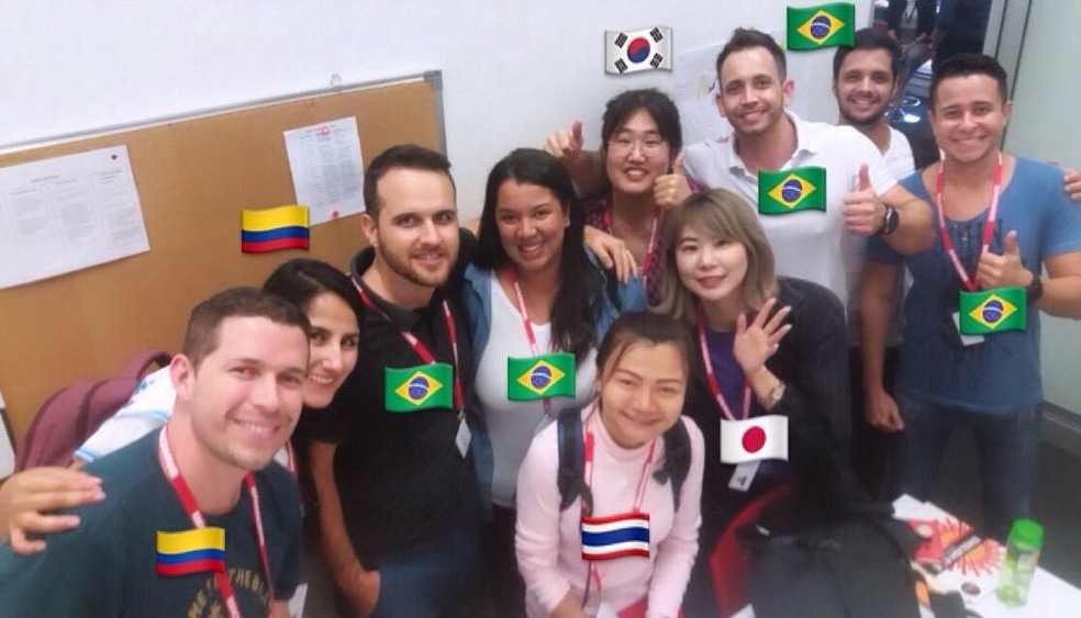 Tatiane com outros estudantes durante o intercâmbio — Foto: Tatiane Xavier/ Arquivo Pessoal