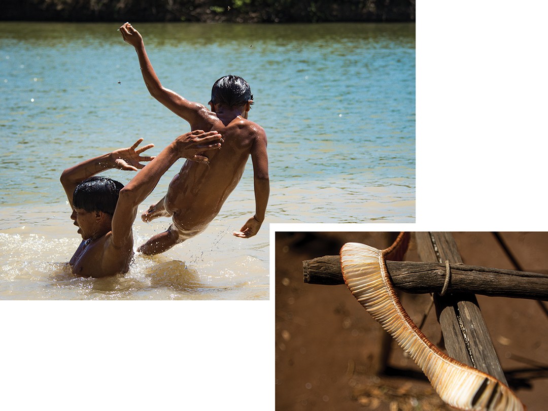 Xingu: Banhar-se é parte importante da vida xinguana, assim como o artesanato, sua principal fonte de renda. (Foto: Felipe Oliveira e Regiane Thahira)