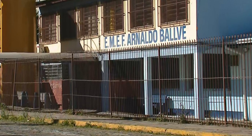 Aulas presenciais são suspensas em escola de Caxias do Sul após casos confirmados de coronavírus — Foto: Reprodução/RBS TV