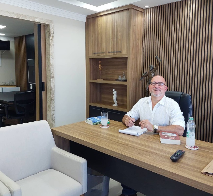 Juíza pede que MP se manifeste sobre atuação de ex-advogado de pai de Henry Borel, que passou a defender Jairinho