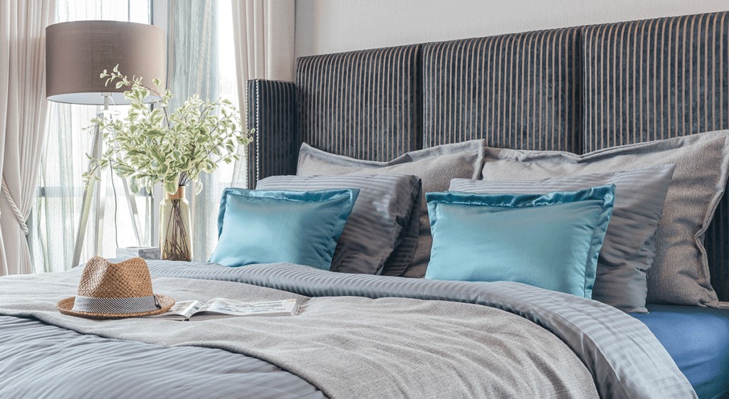 Com um jogo de lençóis de cetim, sua cama fica mais macia, aconchegante e sofisticada. (Foto: Divulgação / Shoptime)