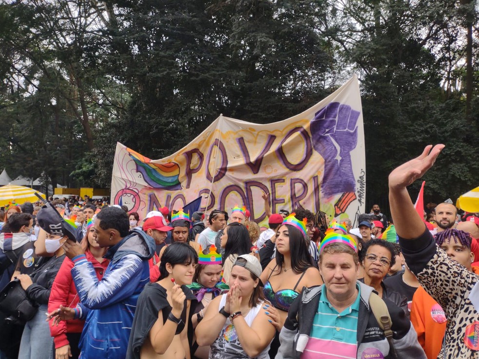 Público durante a Parada LGBT+ na Avenida Paulista — Foto: Arthur Stabile/g1