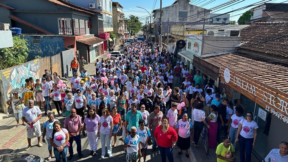 Moradores saíram pelas ruas de Quissamã como parte das ações pelo Mês da Mulher — Foto: Prefeitura de Quissamã/Divulgação