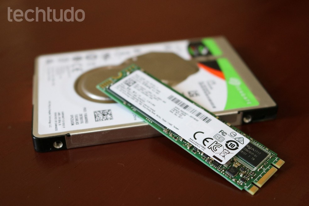 Problemas de inicialização podem estar vinculados com SSD ou disco rígido com defeito — Foto: Filipe Garrett/TechTudo