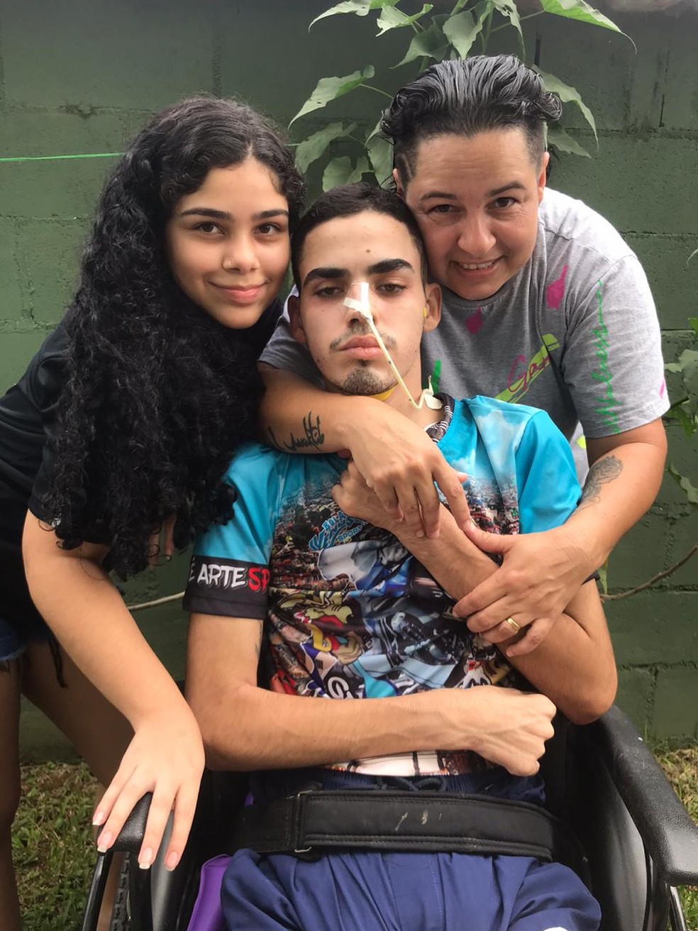 Família tenta garantir a jovem segunda chance de retomar sua vida normalmente após acidente — Foto: Arquivo pessoal