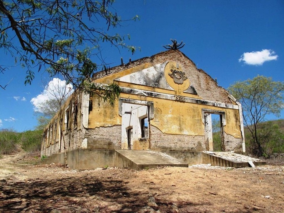 Campo de concentração que retinha retirantes da seca é tombado patrimônio histórico-cultural em Senador Pompeu — Foto: SVM