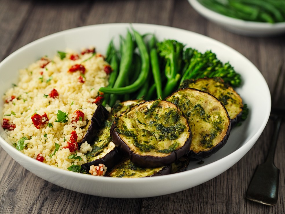 Cuscuz com berinjela — Foto: Istock Getty Images