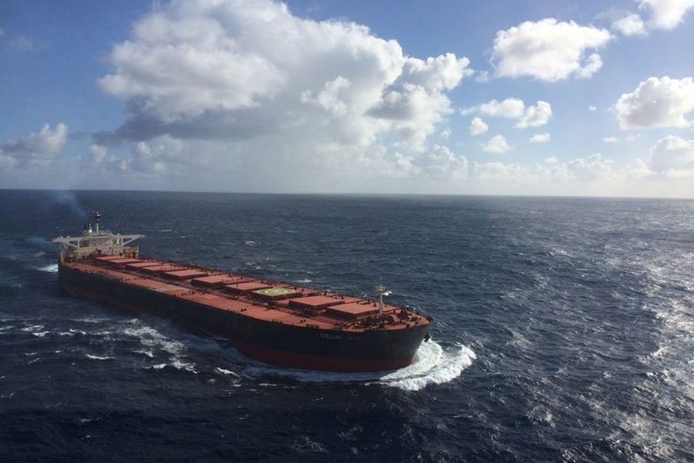 Navio Stellar Daisy naufragou no Oceano Atlântico com 260 mil toneladas de minério de ferro da Vale. — Foto: Reprodução/Ciberia