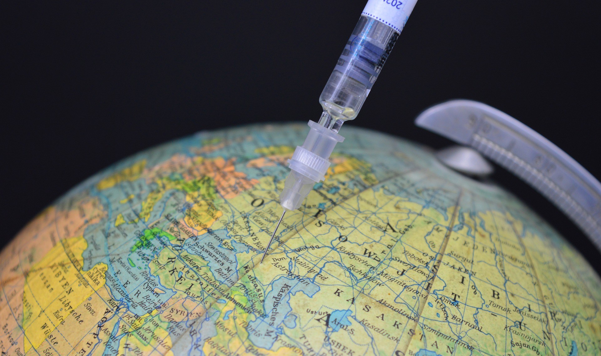 Em estudo com 3,8 milhões de russos que receberam a vacina Sputnik V entre dezembro de 2020 e março de 2021, imunizante apresentou efetividade de 97,6% contra a Covid-19 (Foto: Frauke Riether/Pixabay)