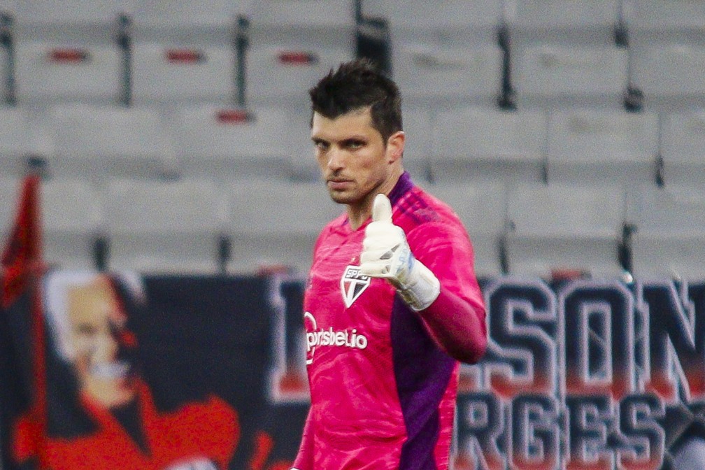 Volpi é goleiro para o São Paulo? Especialistas respondem perguntas sobre o jogador