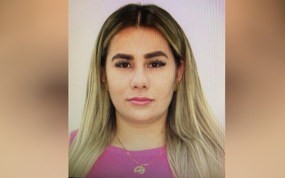 Jenifer Maclis Virissimo Cordeiro Silva morreu ap&oacute;s procedimento est&eacute;tico no bumbum &mdash; Foto: Reprodu&ccedil;&atilde;o/TV Anhanguera