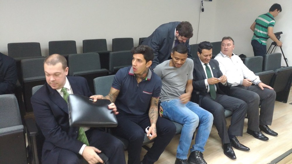 Dirigentes da Chapecoense são suspensos por confusão; Reinaldo pega dois jogos