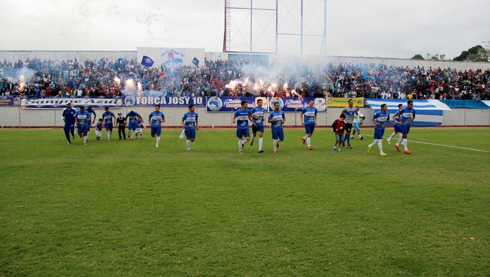 Torcida do Atlético-AC, no Florestão (Foto: Nathacha Albuquerque)