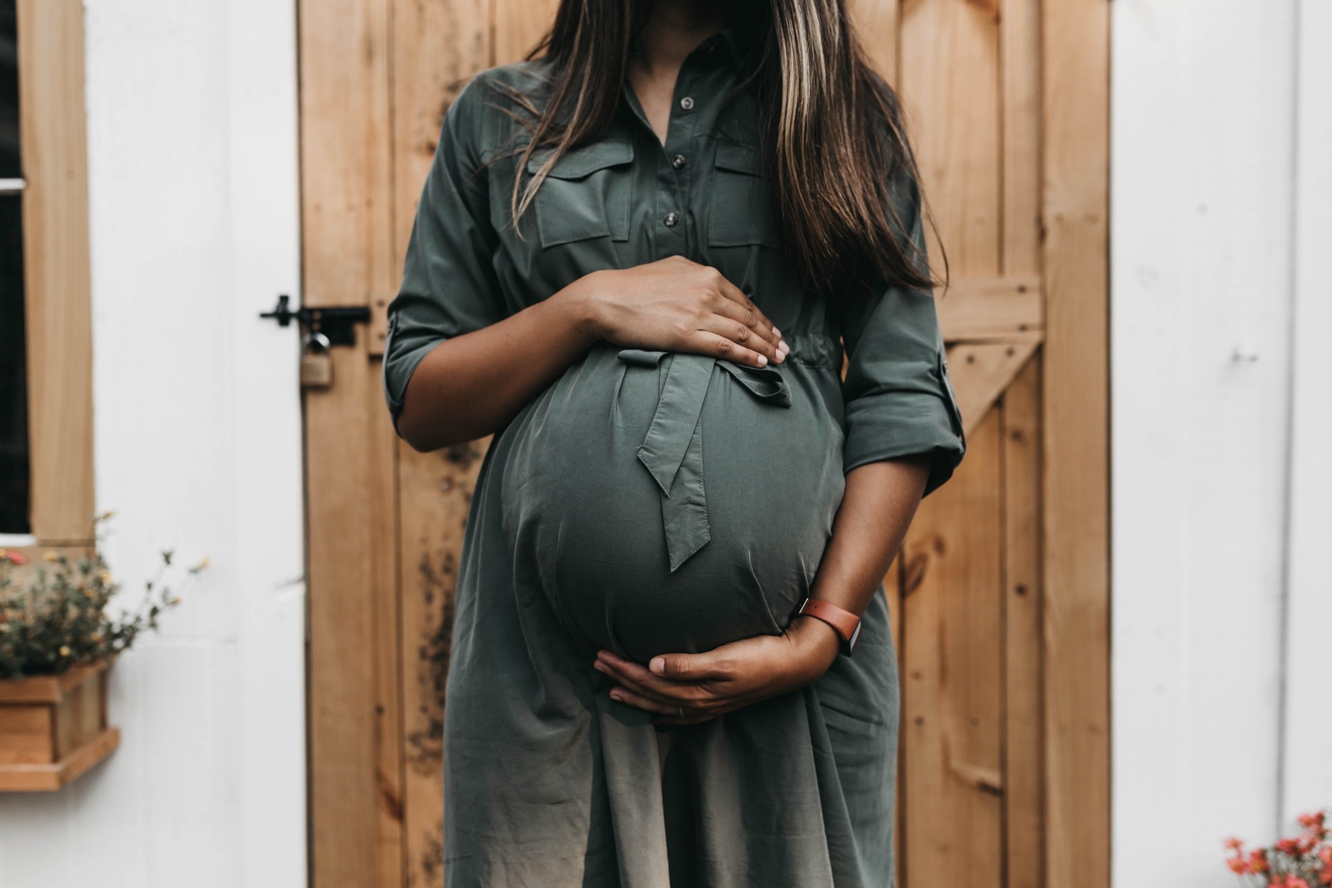 Pressão alta na gravidez pode intensificar sintomas da menopausa, diz estudo (Foto: Camylla Battani/Unsplash)