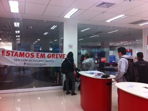 Agência da Avenida Paulista permitia o acesso aos caixas eletrônicos   (Foto: Tahiane Stochero/G1)