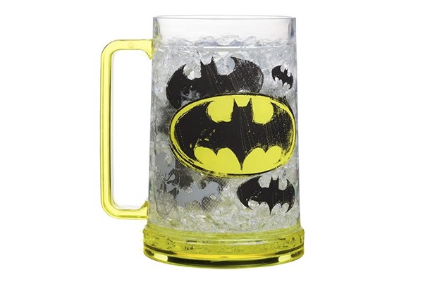 Caneca é feita de gel e ilustra a logotipo clássica do Batman (Foto: Reprodução/Amazon)