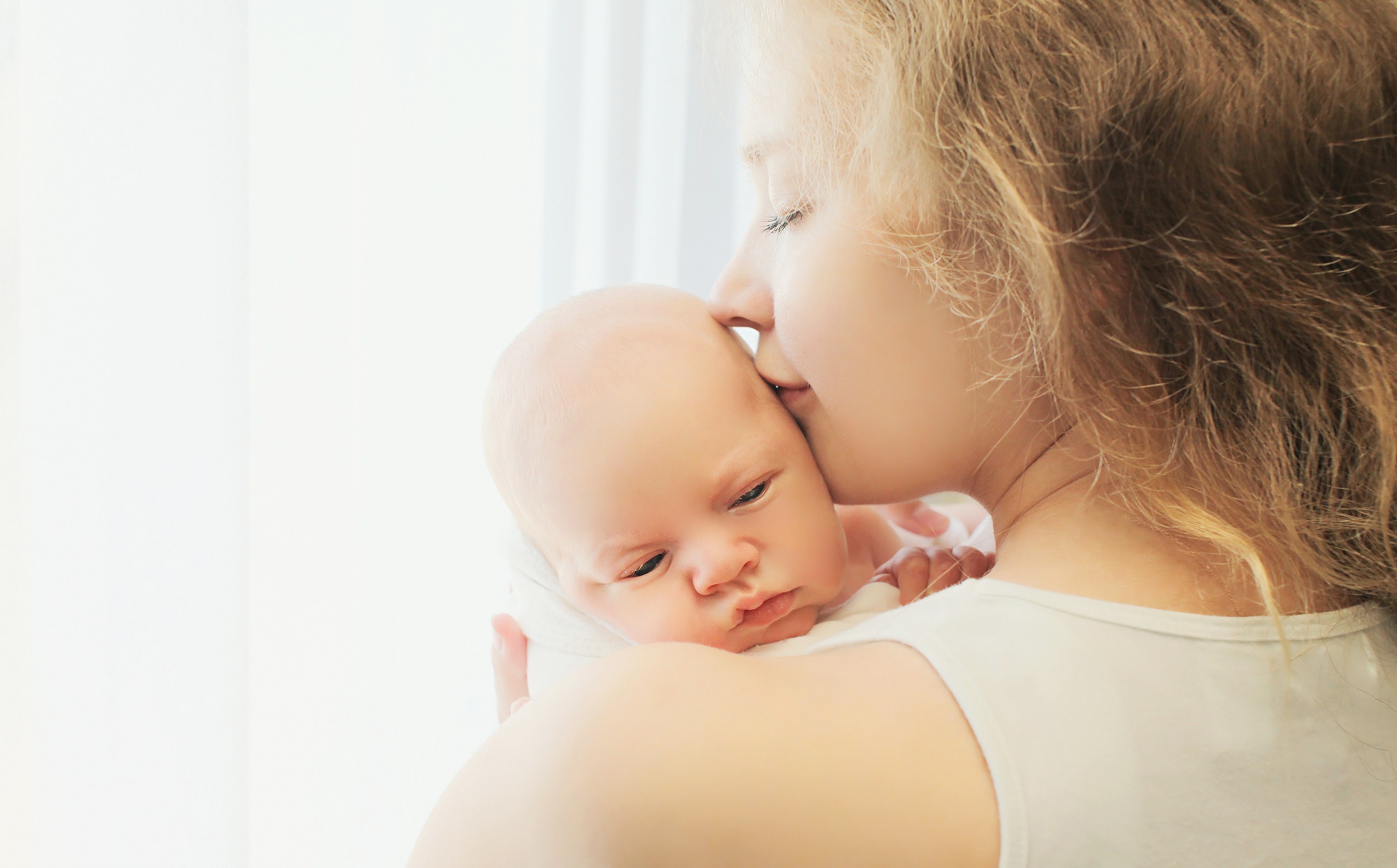 O cheiro do filho torna a mãe mais protetora, de acordo com estudo (Foto: Thinkstock)