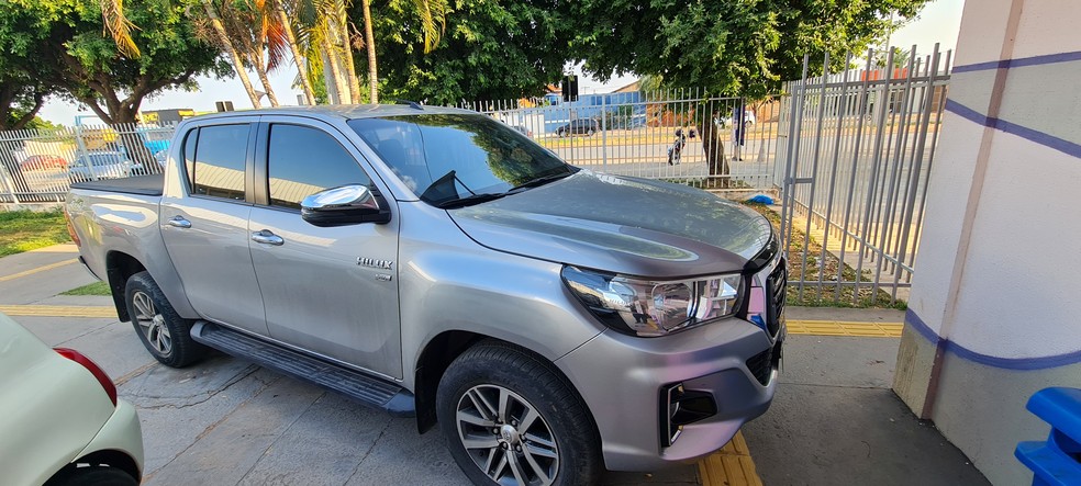 Carro do bando apreendido pela polícia em Cuiabá — Foto: Polícia Civil