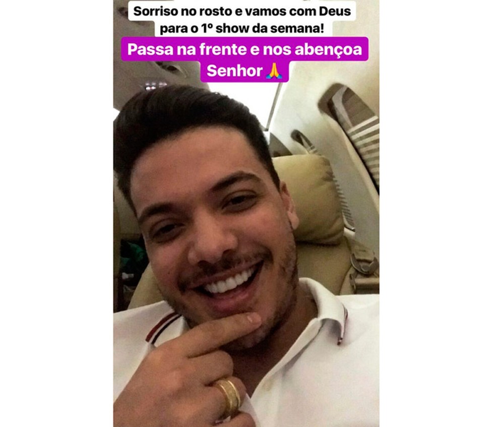 Safadão postou foto dentro de avião a caminho da Bahia (Foto: Reprodução/Instagram)