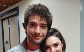 Isabelle Drummond e Humberto Carrão comemoram sucesso de Giane e Fabinho