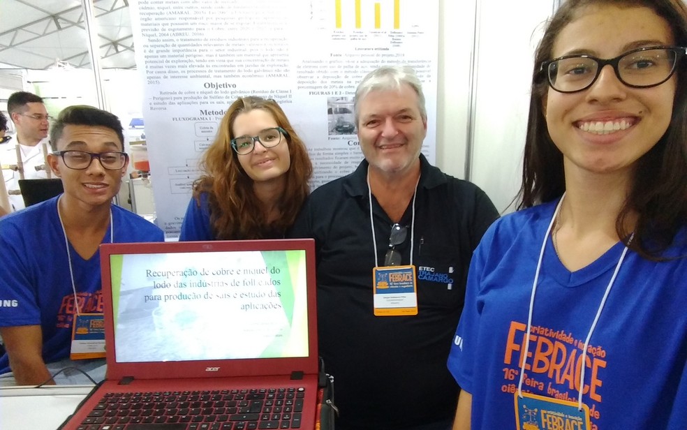 Projeto dos estudantes levou o 1º lugar em uma feira da empresa 3M (Foto: Etec Trajano/Divulgação)