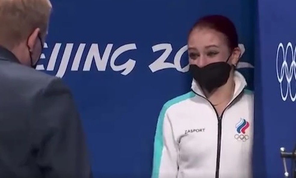 Alexandra Trusova chora após prata olímpica — Foto: Reprodução