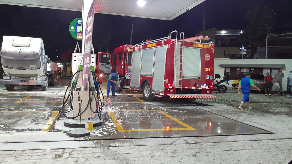 Caminhão-tanque teve teve princípio de incêndio em Natal — Foto: Julianne Barreto/Inter TV Cabugi