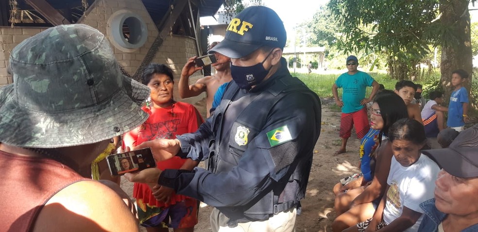 Protesto de indígenas interdita trecho da BR-316 em Santa Inês, no Maranhão — Foto: Divulgação/PRF